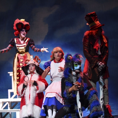 Alicia en el país de las Maravillas" - Compañía Nacional de la Artes