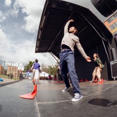 Tablas al Aire - El arte del cuerpo en movimiento - Parque Cuatro Caminos  ESCENARIOS MOVILES
