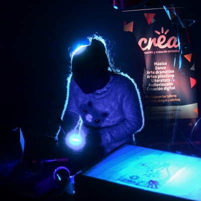 NavidadES Crea - Instalación visual con mensajes de vibración al rio tunjuelo