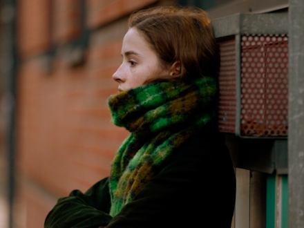 Johanne mot vegg_Foto_AgneteBrun_K1
