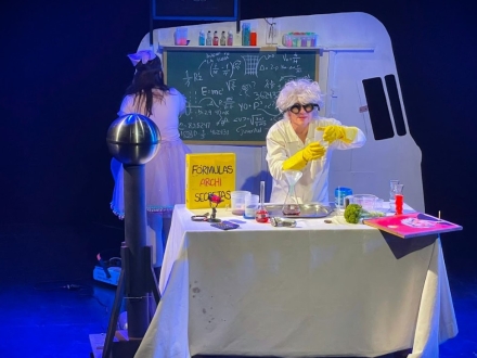 Actores de Cornhelio en escena