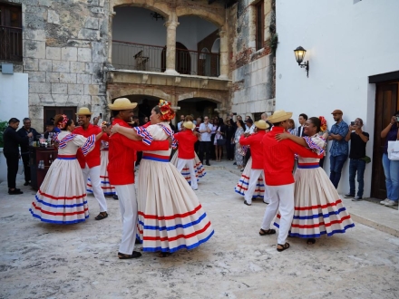 BACHATA Y MERENGUE