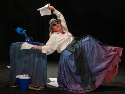 Actriz en escena