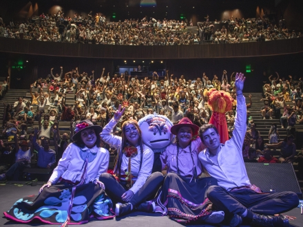 Ila la niña tejedora 