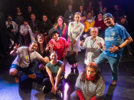 Participantes del área de teatro del programa Crea