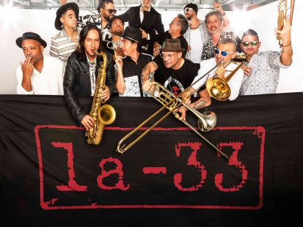 La 33