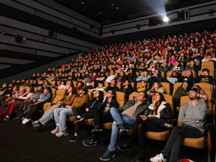 personas en la cinemateca