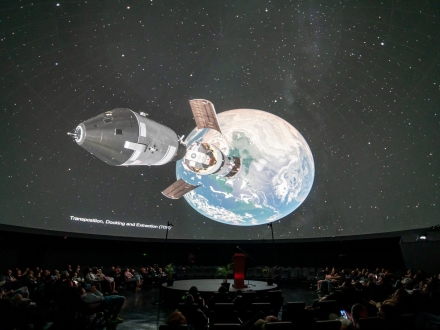 Conversatorio en el Planetario