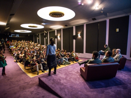 Conversatorio en la sala de la Cinemateca Distrital 