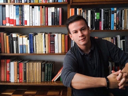 Juan Manuel Caycedo, ganador de la Beca de traducción categoría inglés 2019. 