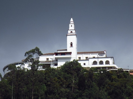 Monserrate  -  Foto Creative Commons Attribution-Share Alike 4.0 International license.