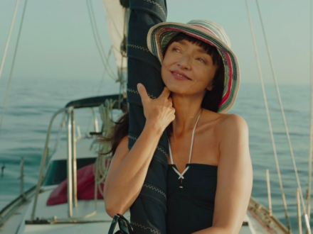 mujer en el mar 