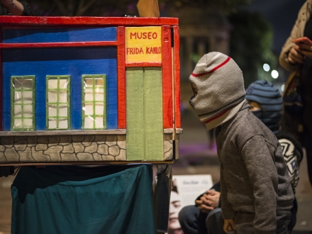 Una noche de velitas con música y teatro en miniatura 