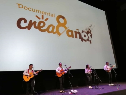 Durante el evento de lanzamiento de Documental Crea 8 años, se presentó la agrupación Corrientazo Carranguero.