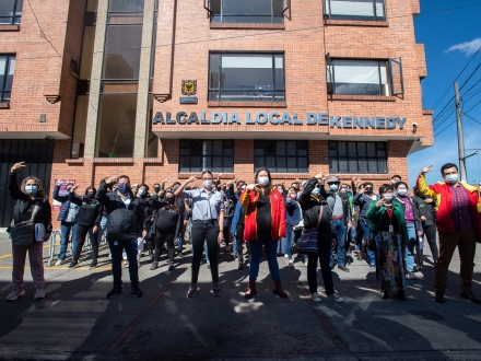 Asistentes al recorrido en la localidad de Kennedy.