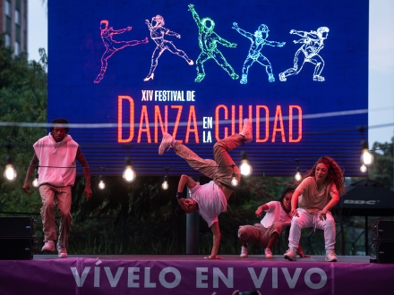 Hasta el martes 9 de noviembre, bailes públicos que invitan a las personas a vivir la experiencia de la danza en las calles de Bogotá en el XIV Festival Danza en la Ciudad.