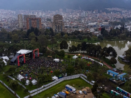 Panorámica COLOMBIA AL PARQUE 20 ANOS
