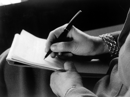 Mano escribiendo - Crédito: Melanie Klein; Hans A. Thorner.