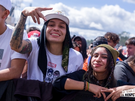 Personas del público al aire libre