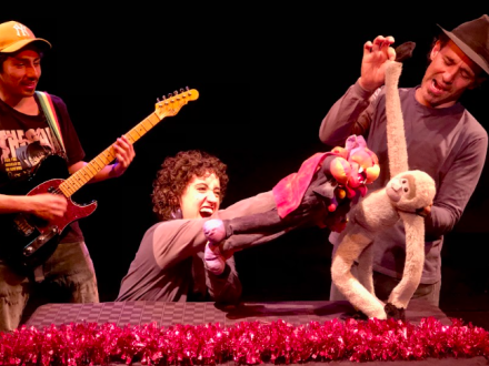 artistas en el escenario