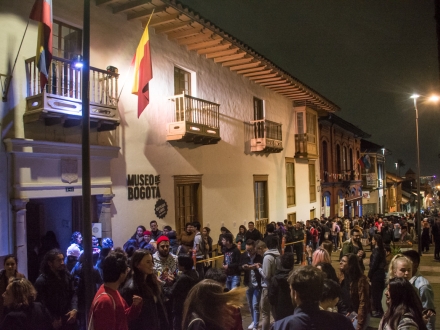 exposición de obras de arte