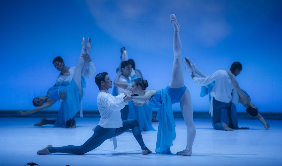 Bailarines de ballet en escena