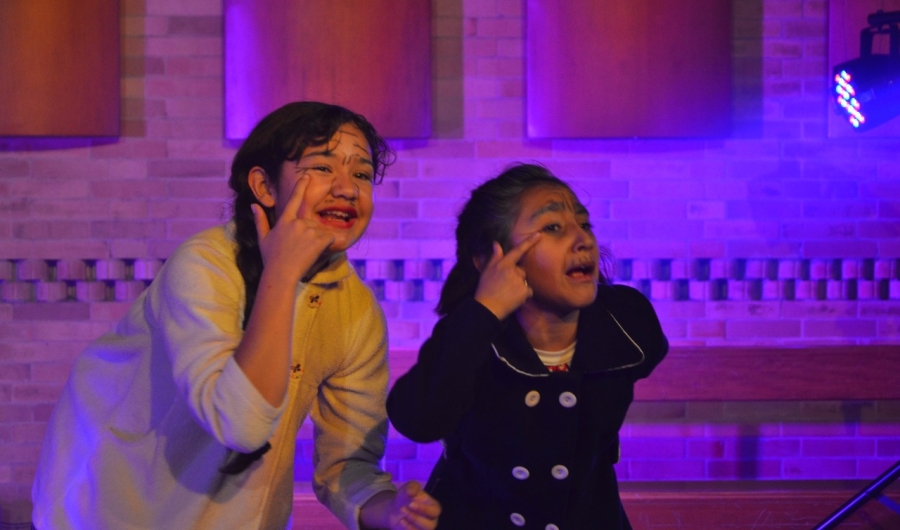 Actrices niñas en escena