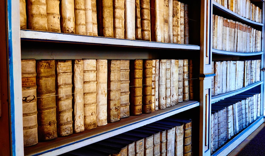 Fotografía de la Librería de Strahov, en Praga de Wikimedia Commons. 