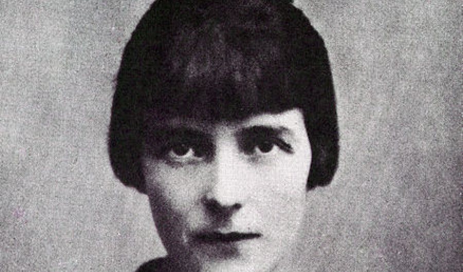 Fotografía de Katherine Mansfield en blanco y negro de wikimedia commons