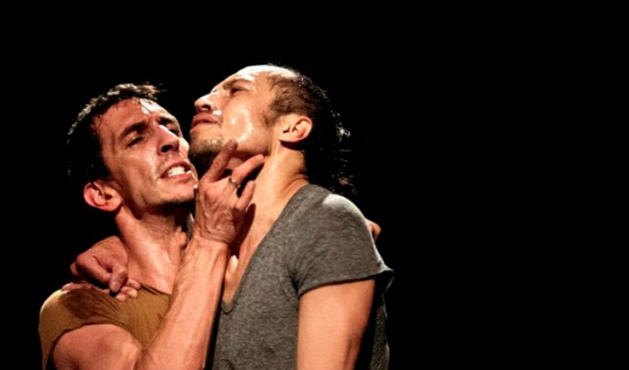Dos hombres en escena