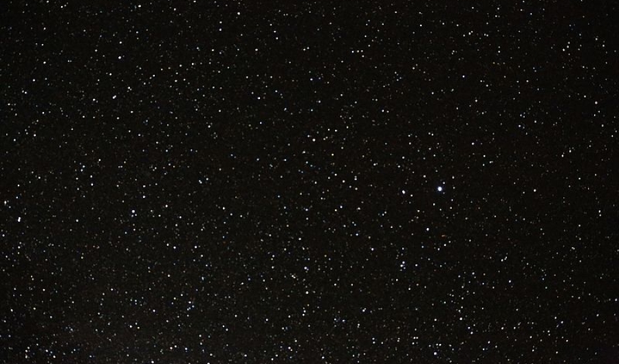 Fotografía de Tobias Kleinlersher en Wikimedia Commons - Stars in the sky.