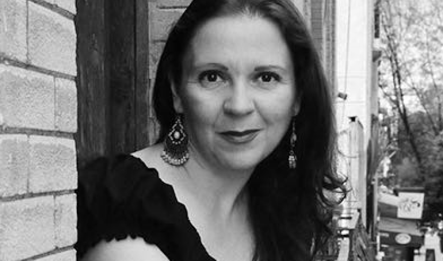 Mujer en blanco y negro