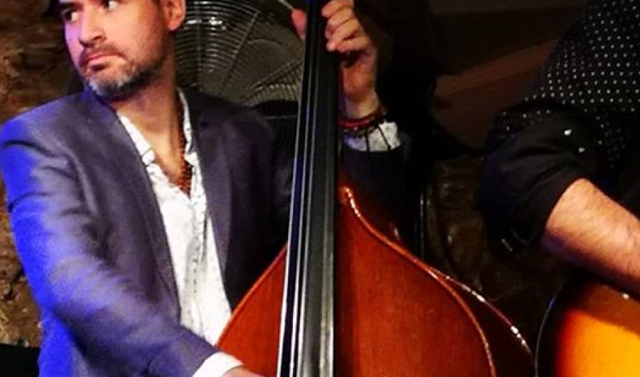 Santiago Acevedo Casas contrabajista,
