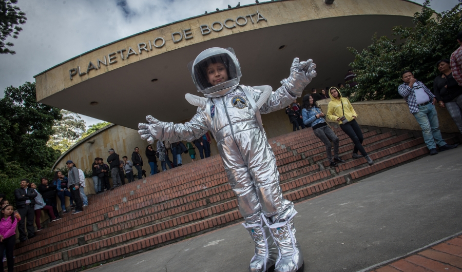 Fachada del Planetario de Bogotá