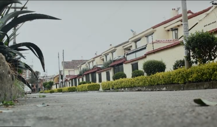 corto inmovil escena