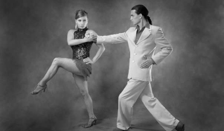 Pareja bailando