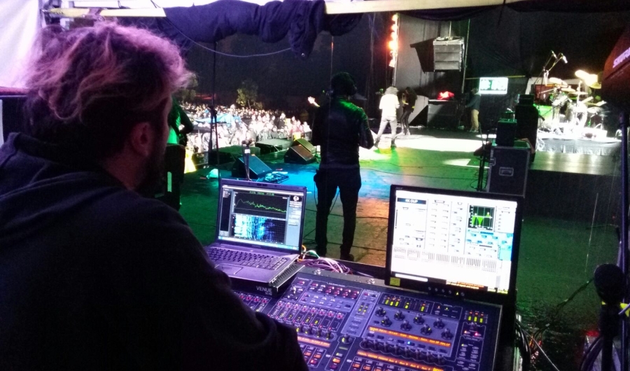 Diálogos de Backstage: Taller de sonido especializado