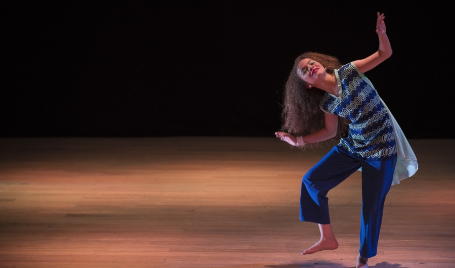 Afrojam Javeriana - mujer en escena