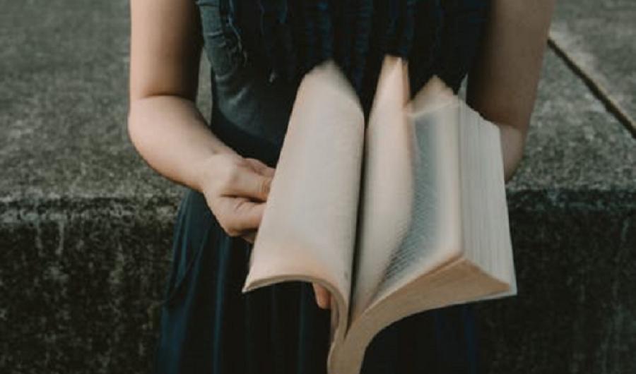 Persona con libro