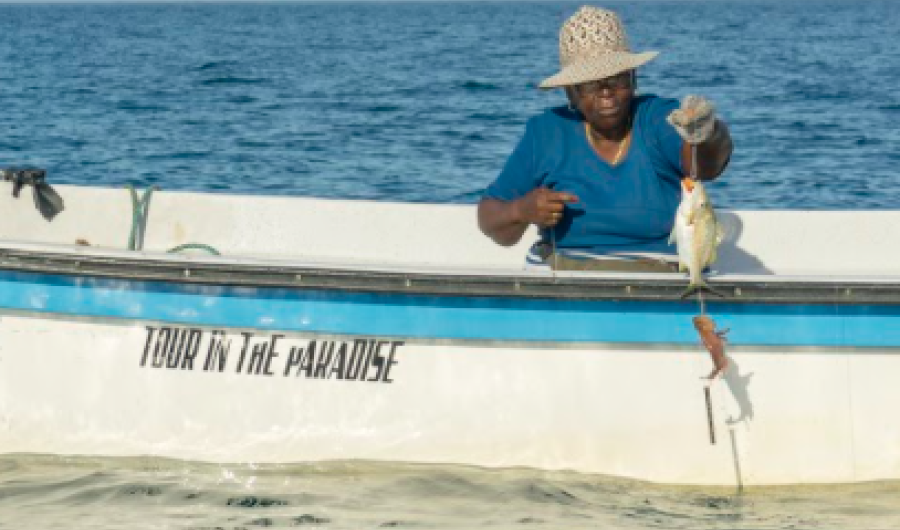 Mujer pescando