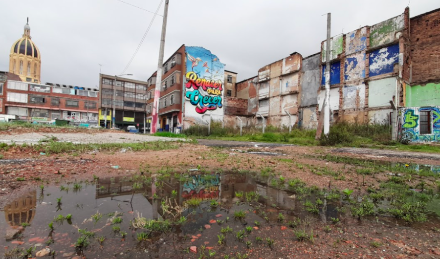 calle con grafitti