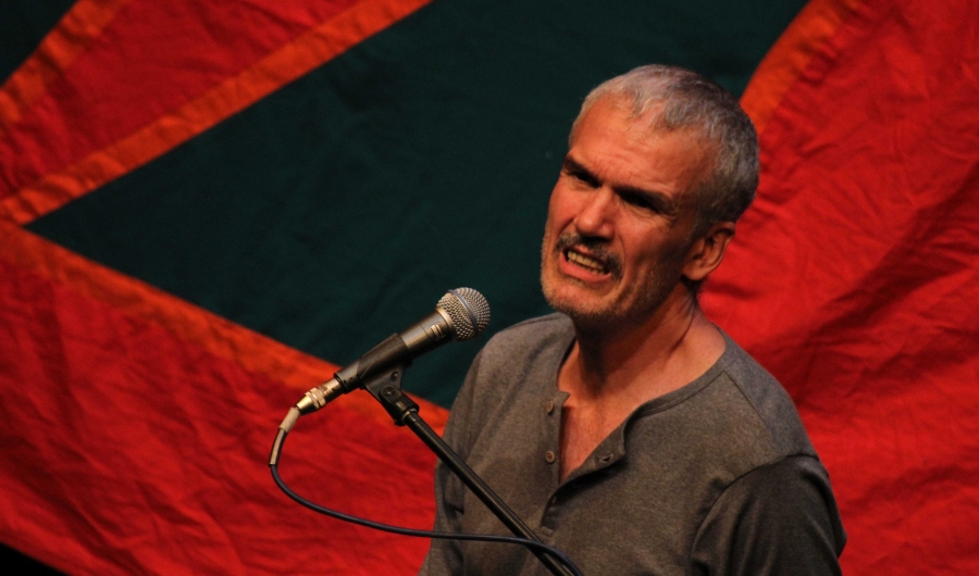 Nicolás Buenavenrtura en escena 