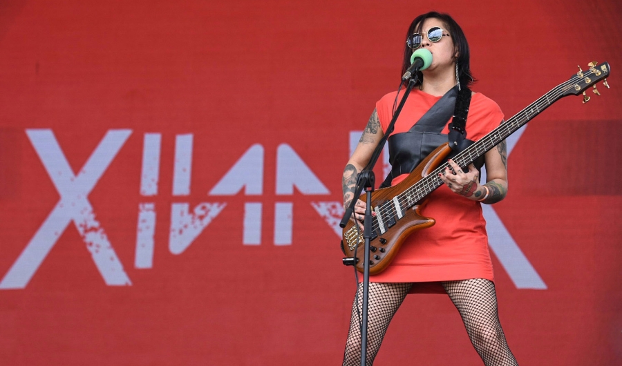 Xinnix, banda de rock en escena con su líder
