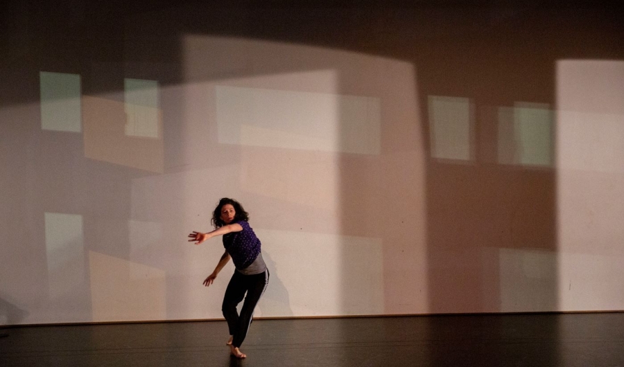 Margarita Roa Vargas, bailando en el escenario
