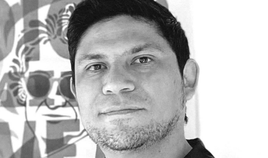Alejandro Sánchez en blanco y negro.