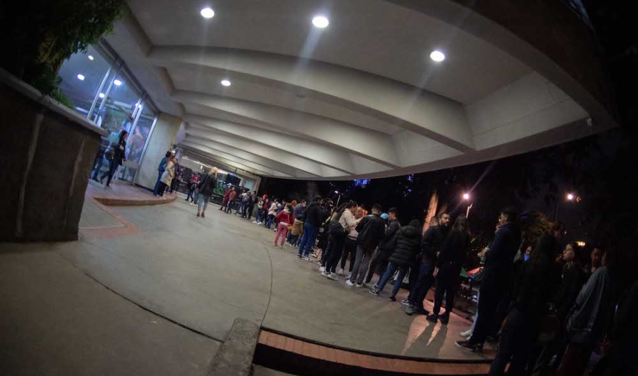 Fila de Planetario nocturno en el Planetario