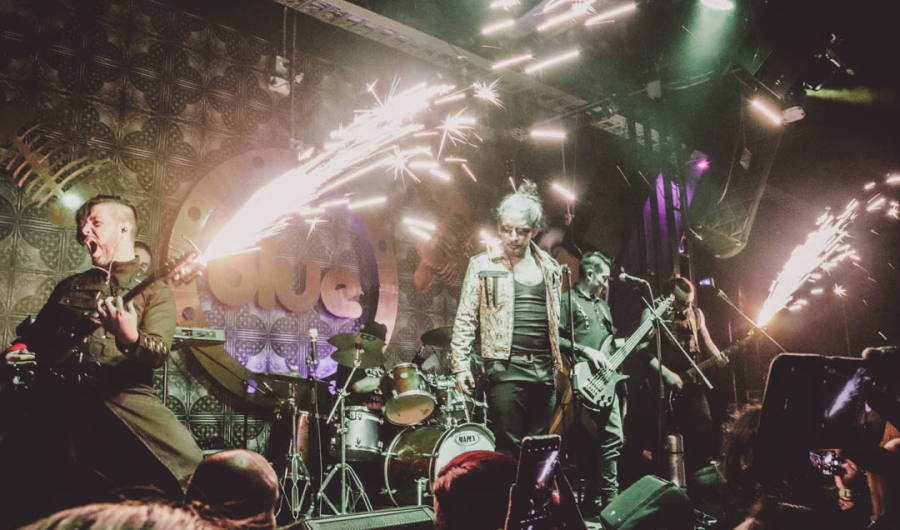 banda en concierto