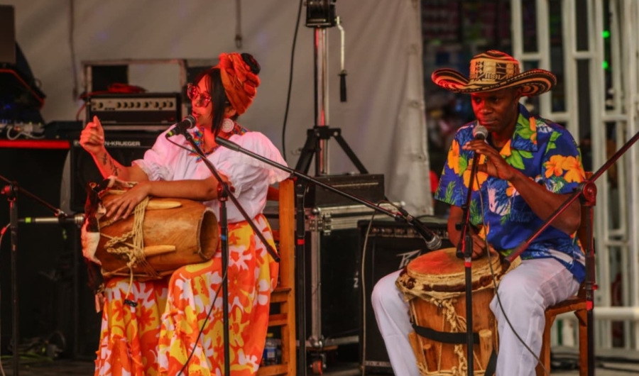 Agrupación Mokaná en presentación