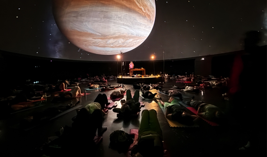 Yoga en el Planetario