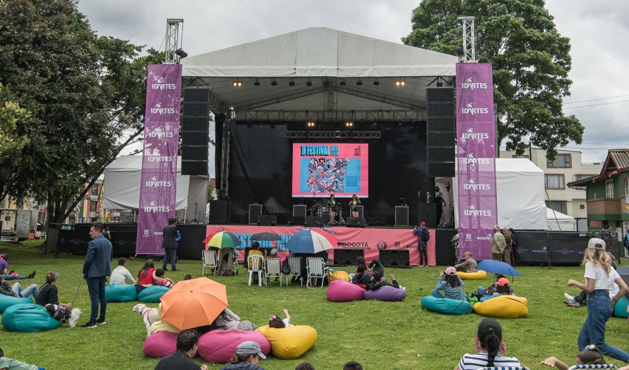 tarima del IV Festival Arte a la KY 